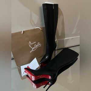Christian Louboutin Boots
Black